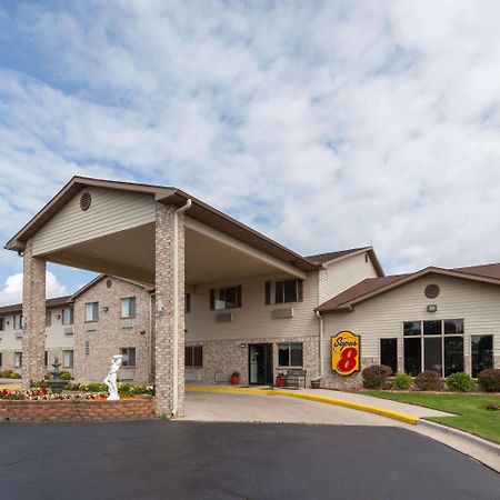 Super 8 by Wyndham Big Rapids Motel Eksteriør billede